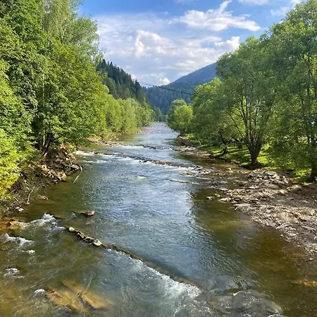 Nad Prutom Casa de hóspedes Tatariv